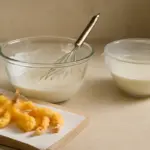 Pastella per fritture leggere senza lievito: perché aria e riposo sono determinanti per la croccantezza